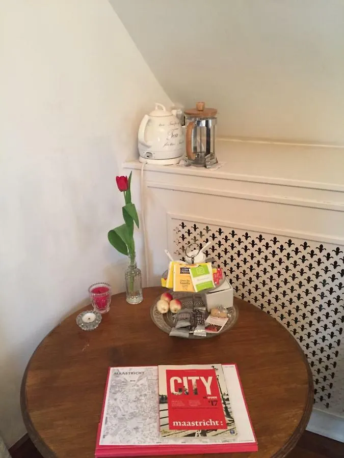 Bed and Breakfast Artagnan Maastricht 0*,  Niederlande